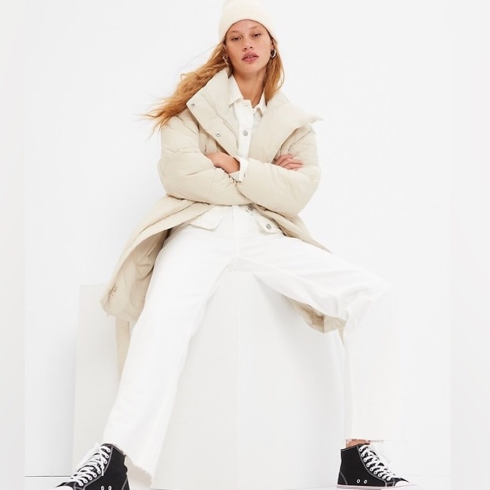 Gap oversized beige puffer